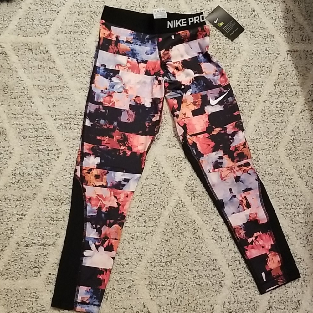 NIKE Pro Leggings